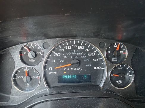 Used 2017 Chevrolet Express 3500 LT w/ LT Preferred Equipment Group RWD image 17