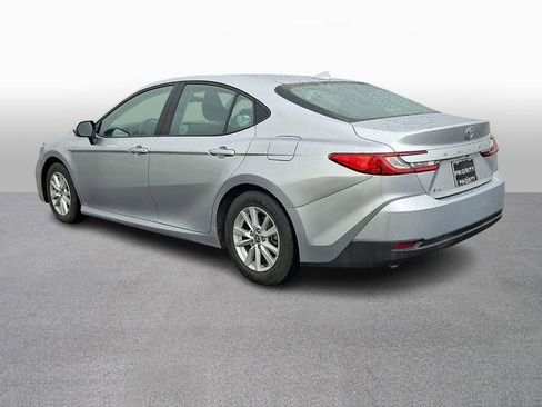 Used 2025 Toyota Camry LE image 6