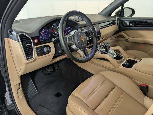 Used 2023 Porsche Cayenne image 4