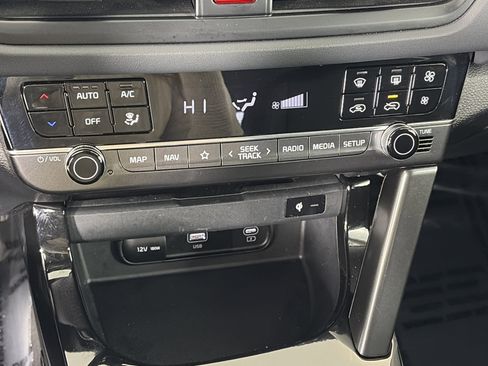 Certified 2024 Kia Seltos EX image 23