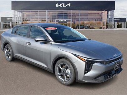 New 2025 Kia K4 LXS