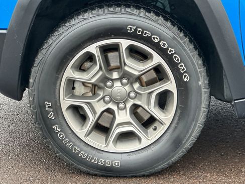 Used 2020 Jeep Cherokee Trailhawk w/ Cold Weather Group image 24