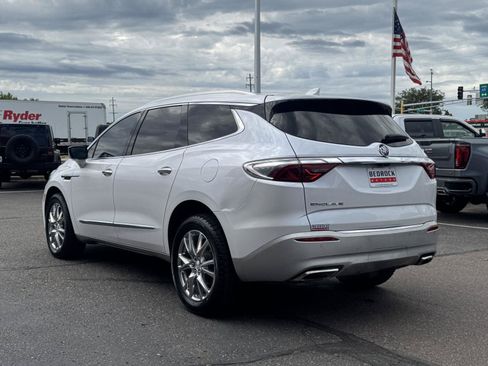 Used 2022 Buick Enclave Essence w/ Experience Buick Package FWD image 5
