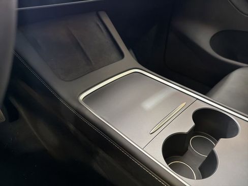 Used 2023 Tesla Model Y Long Range image 18