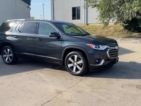Used 2018 Chevrolet Traverse LT AWD/4WD image 2