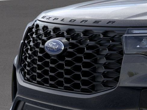 New 2026 Ford Explorer ST-Line w/ ST-Line Street Pack AWD/4WD image 30