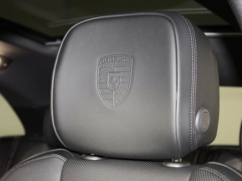 Used 2025 Porsche Macan Turbo image 19