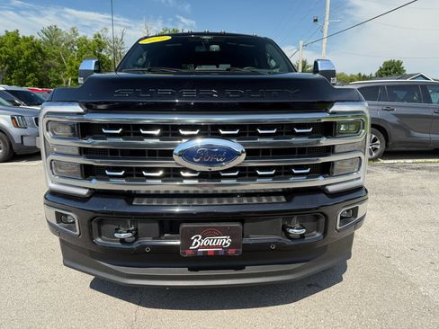 Used 2024 Ford F350 Platinum w/ FX4 Off-Road Package AWD/4WD image 2
