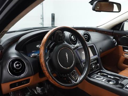 Used 2013 Jaguar XJ L Portfolio AWD/4WD image 10