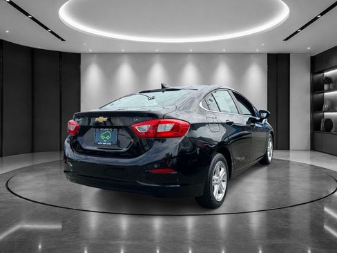 Used 2016 Chevrolet Cruze LT w/ Sun And Sound Package FWD image 5