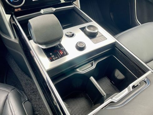 Used 2023 Land Rover Range Rover Autobiography image 20