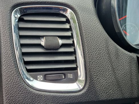 Used 2011 Dodge Durango Citadel RWD image 6