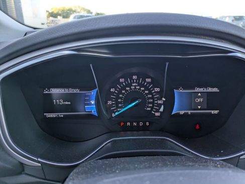 Used 2016 Ford Fusion SE FWD image 11