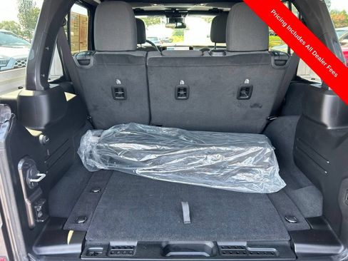 Used 2024 Jeep Wrangler Unlimited Sport AWD/4WD image 17