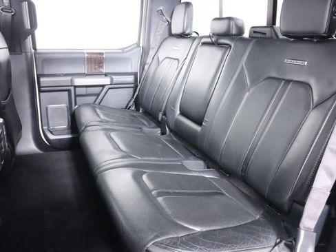 Used 2015 Ford F150 Platinum w/ Equipment Group 701A Luxury image 40