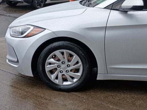 Used 2017 Hyundai Elantra SE image 8