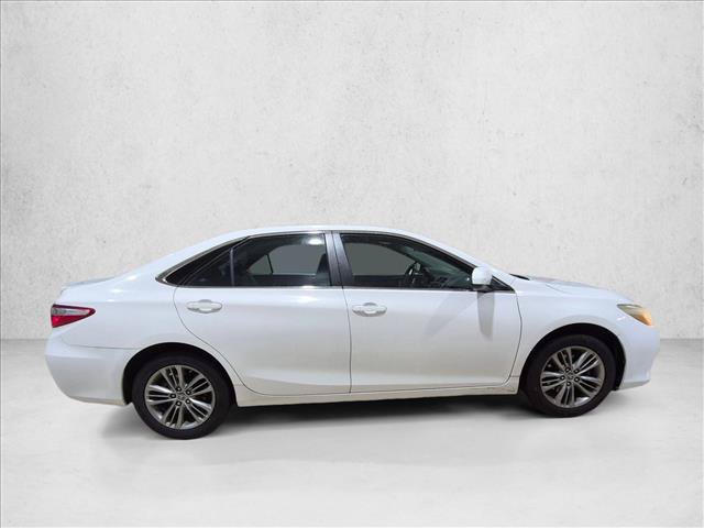 Used 2015 Toyota Camry SE FWD image 2