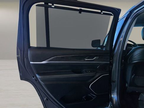 Used 2022 Jeep Grand Cherokee L Limited w/ Luxury Tech Group II image 18