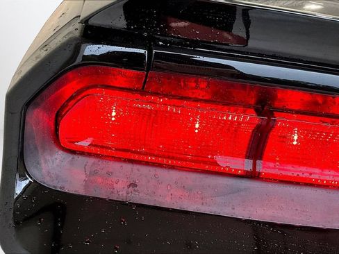 Used 2014 Dodge Challenger R/T RWD image 20