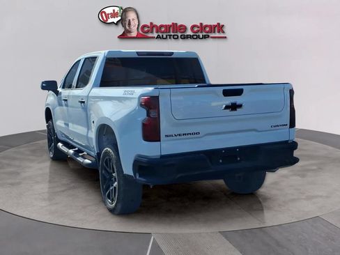 Used 2024 Chevrolet Silverado 1500 Custom Trail Boss w/ Turbomax Blackout Package AWD/4WD image 3