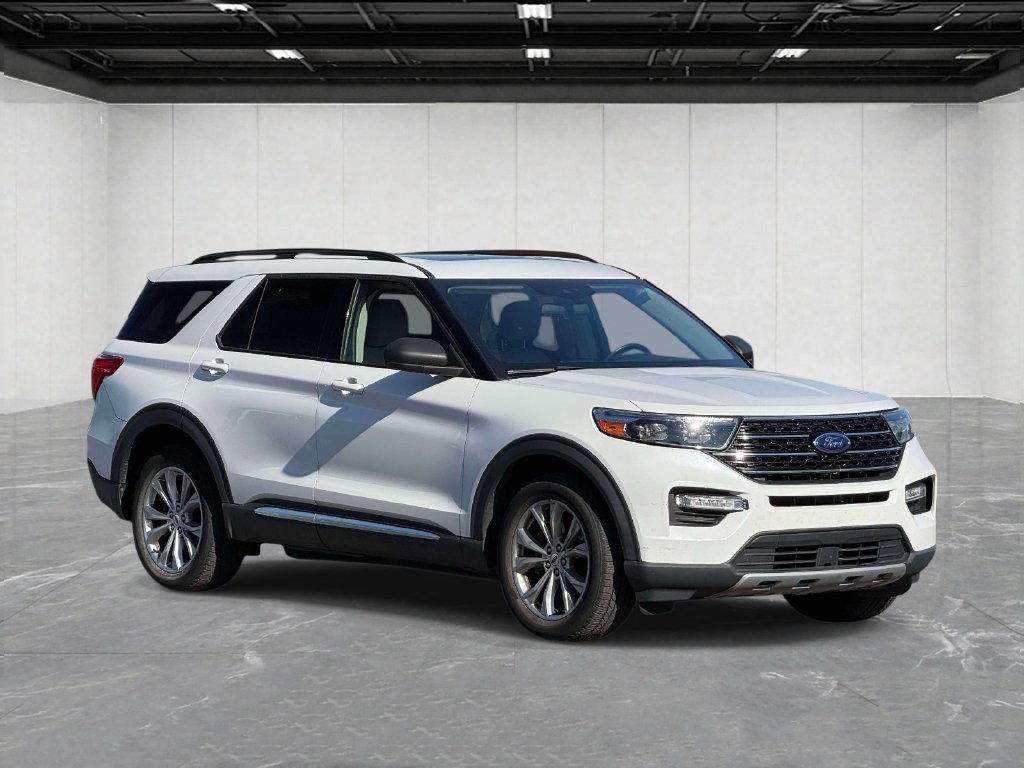 Used 2020 Ford Explorer XLT w/ Equipment Group 202A AWD/4WD image 3