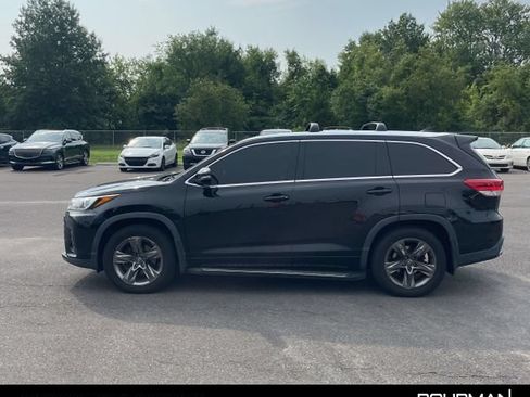 Used 2017 Toyota Highlander Limited Platinum AWD/4WD image 2
