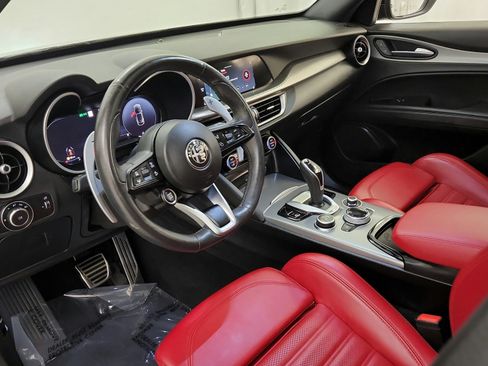 Used 2024 Alfa Romeo Stelvio Veloce AWD/4WD image 16