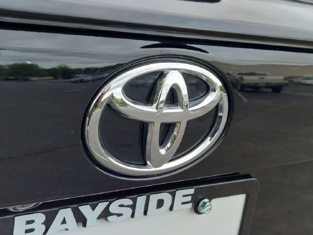 Used 2025 Toyota RAV4 LE AWD/4WD image 32