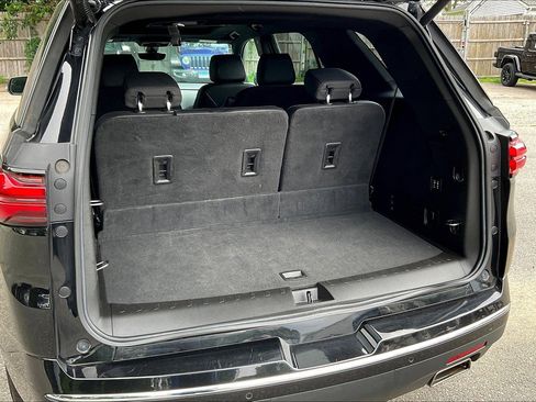 Used 2022 Chevrolet Traverse High Country image 33