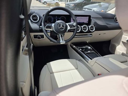 New 2025 Mercedes-Benz GLA 250 image 4