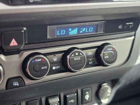 Used 2022 Toyota Tacoma TRD Off-Road w/ Technology Package image 37