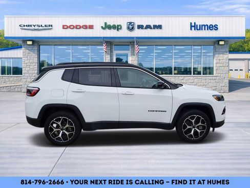 Used 2025 Jeep Compass Limited AWD/4WD image 2