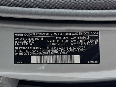 Used 2025 Volvo XC60 T8 Plus w/ Protection Package Premier image 30