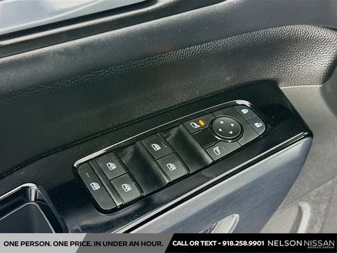 Certified 2025 Nissan Pathfinder SL image 18