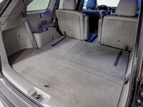 Used 2015 Toyota Highlander Limited Platinum AWD/4WD image 10