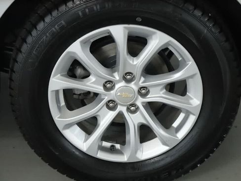 Used 2020 Chevrolet Equinox LT w/ Driver Convenience Package FWD image 41
