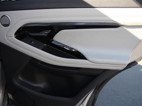 Used 2022 Land Rover Range Rover Evoque R-Dynamic S image 24