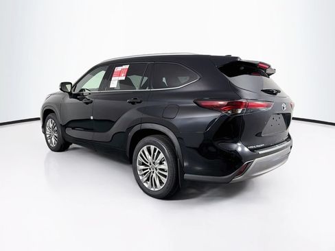 New 2026 Toyota Highlander Platinum AWD/4WD image 6
