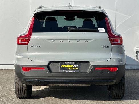 New 2026 Volvo XC40 B5 Plus w/ Protection Package Premier image 4