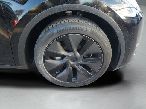 Used 2025 Tesla Model Y Long Range image 6