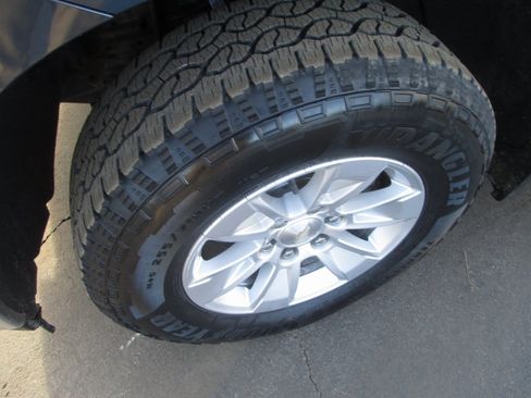 Used 2019 Chevrolet Silverado 1500 LT image 11