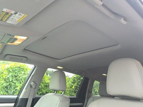 Used 2015 Toyota Highlander XLE AWD/4WD image 18