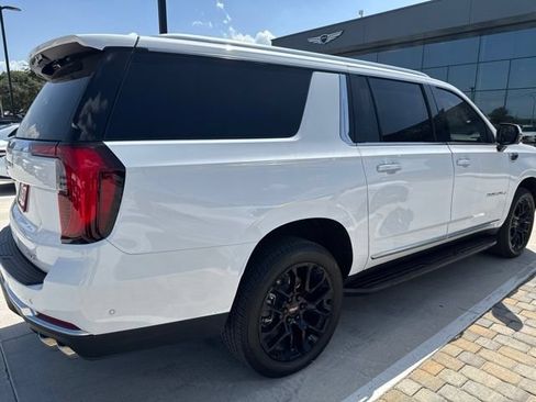 Used 2025 GMC Yukon XL Denali AWD/4WD image 3