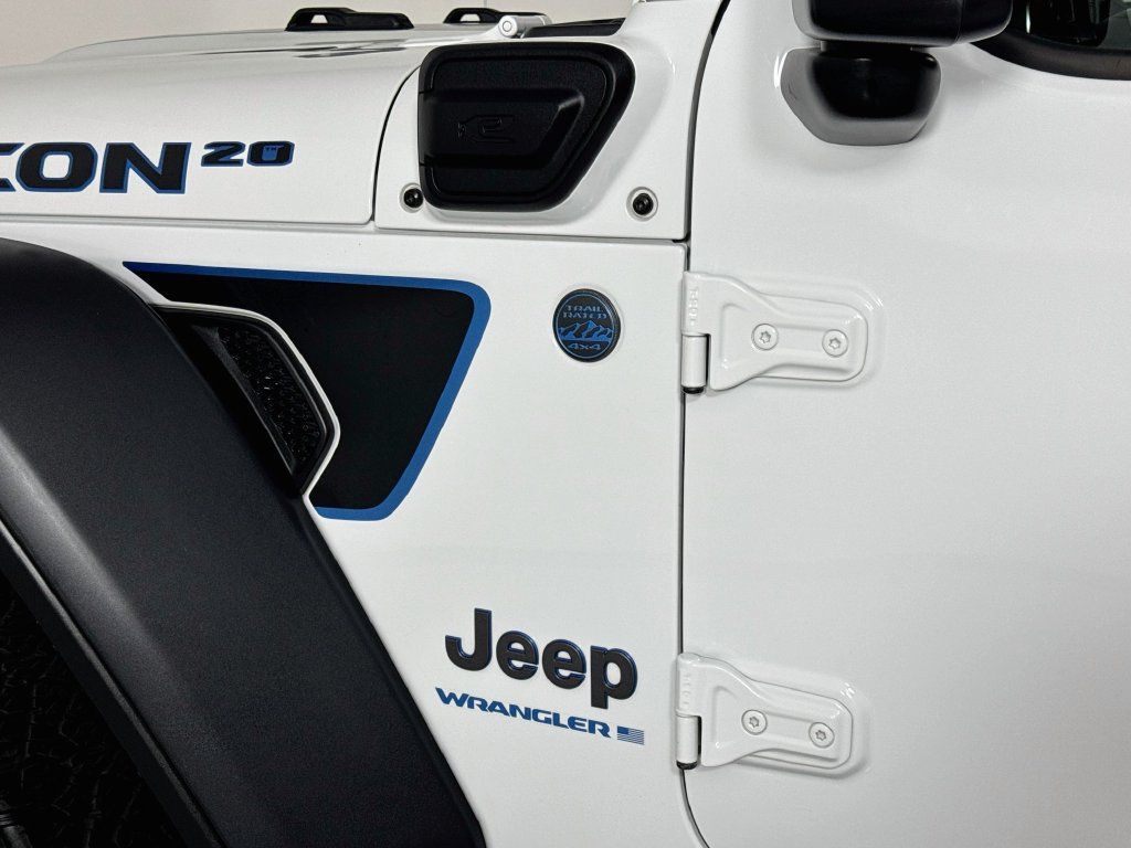 Used 2023 Jeep Wrangler Unlimited Rubicon 4xe AWD/4WD image 11
