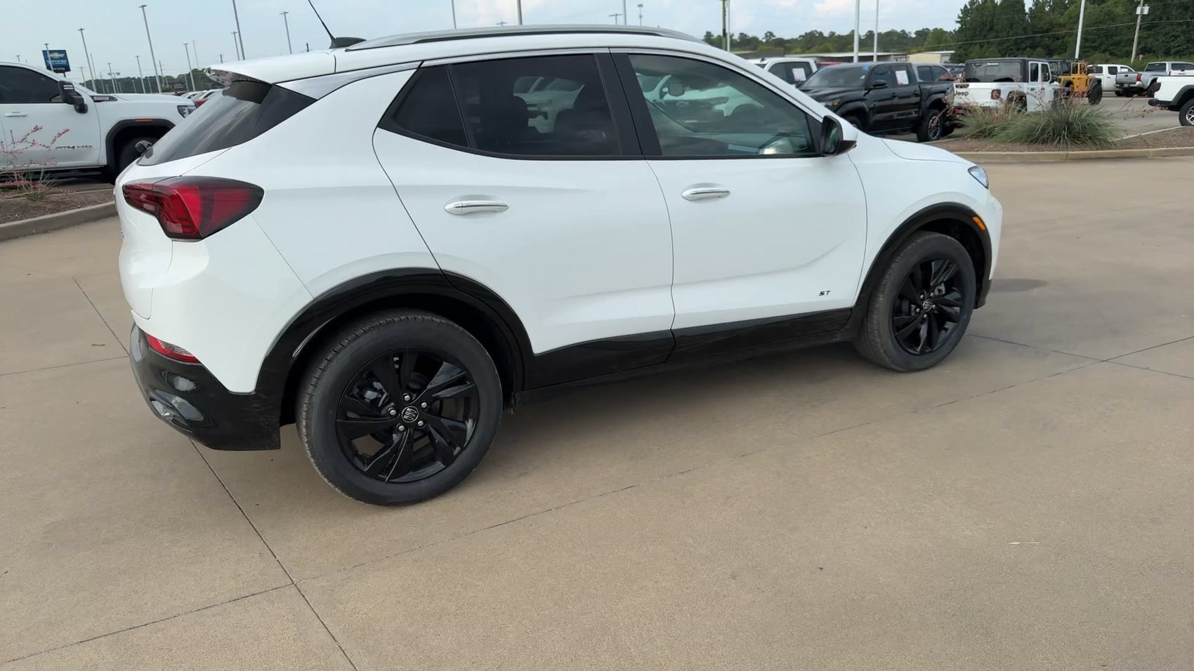 New 2026 Buick Encore GX Sport Touring w/ Comfort Package FWD image 9
