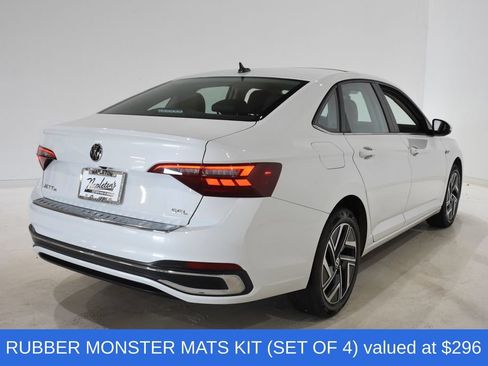 Used 2024 Volkswagen Jetta SEL FWD image 4