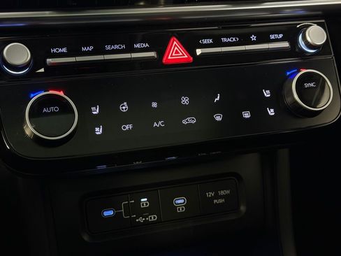 Used 2025 Hyundai Tucson Limited FWD image 18