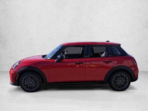 Certified 2025 MINI Cooper 4-Door Hardtop FWD image 9