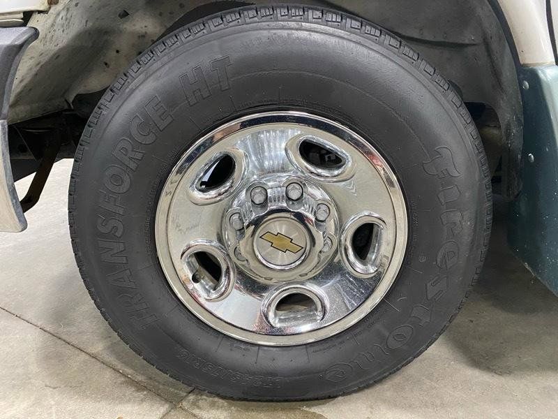 Used 2003 Chevrolet Express 3500 Extended RWD image 10