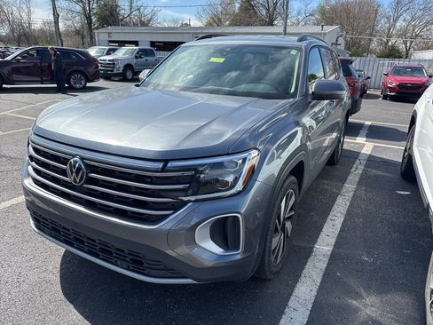 Used 2025 Volkswagen Atlas SE image 5